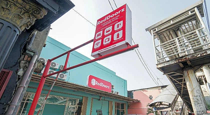 RedDoorz near Universitas YARSI – Jakarta, 