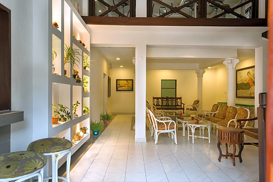 Travellers Beach Hotel & Club