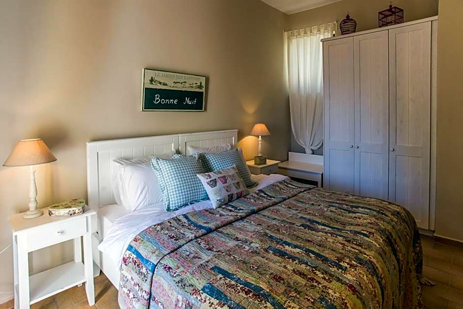 Amboula Beach Apartments