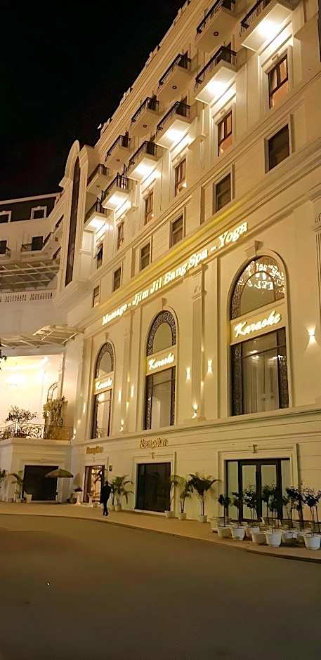 Duc Huy Grand Hotel and Spa
