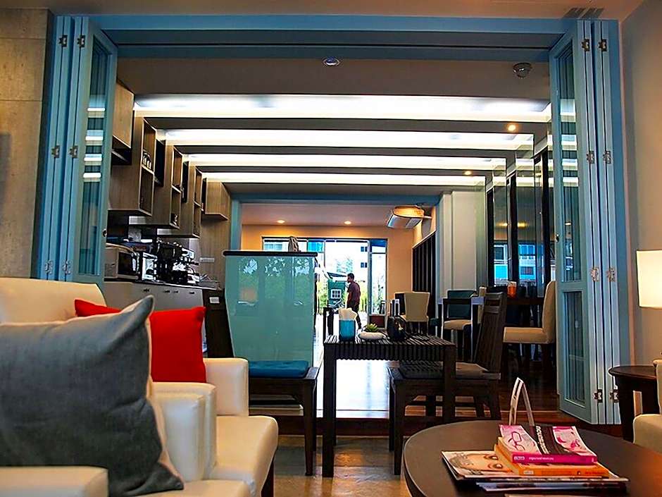 Apo Hotel