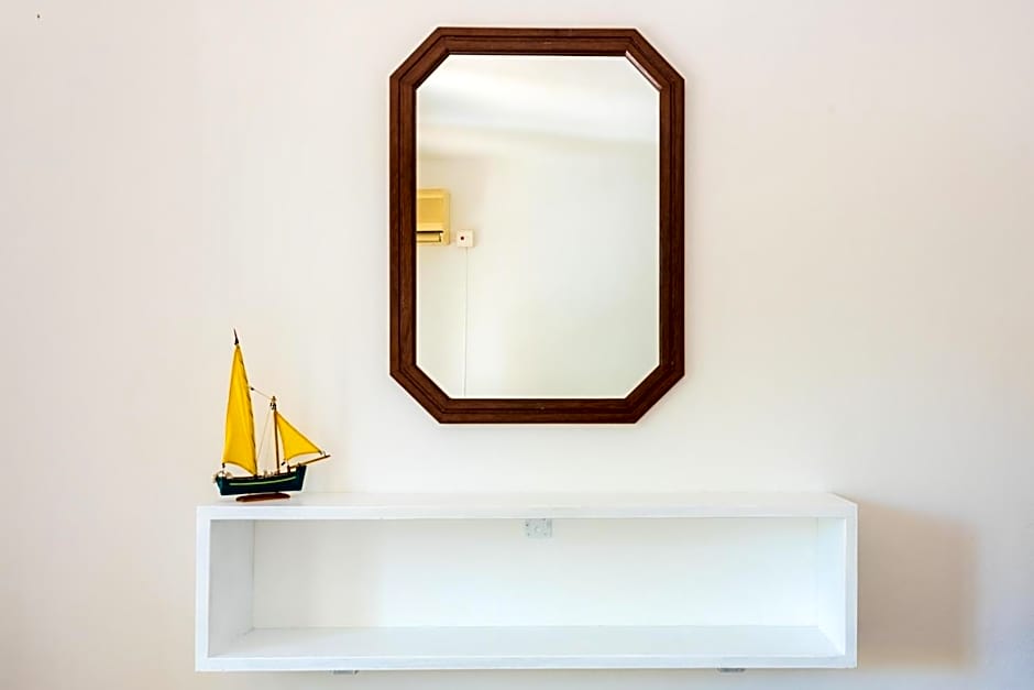 Cosy private bungalow pool 5 mins to beach