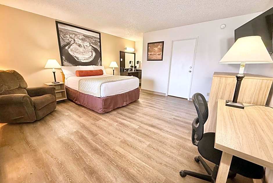 Super 8 by Wyndham Salina/Scenic Hills Area