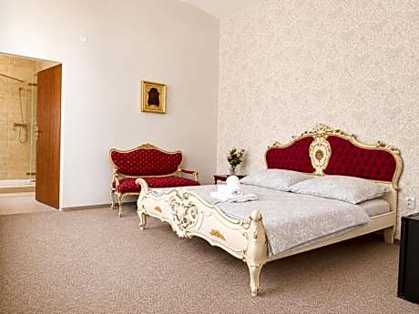 Deluxe Double Room with Bath