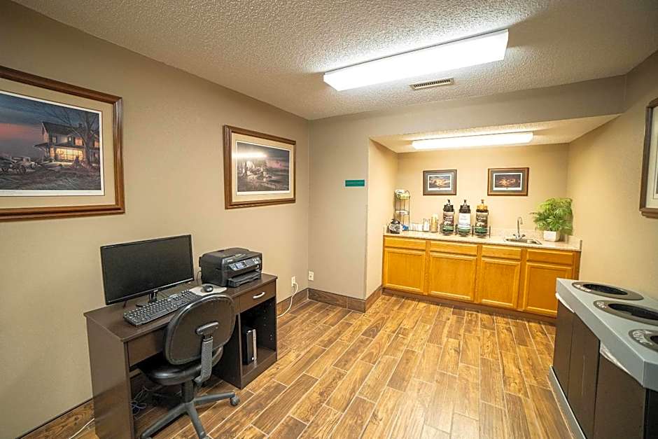 Quality Inn & Suites Watertown near Prairie Lakes Ice Arena