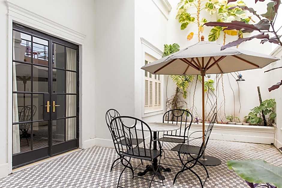 American Trade Hotel