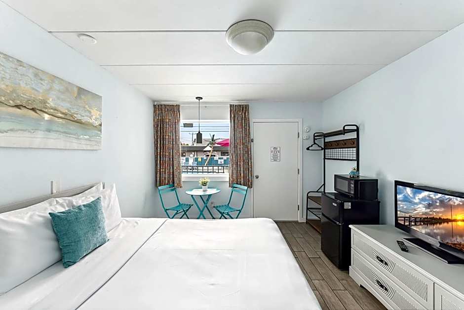 Daytona Inn and Suites