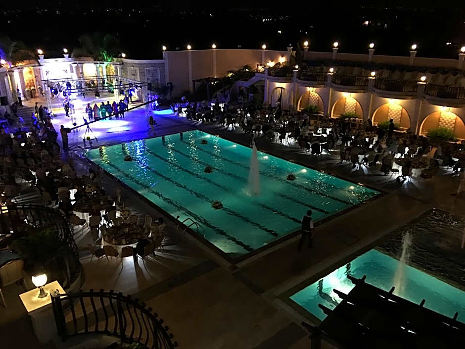 Platinum Hotel