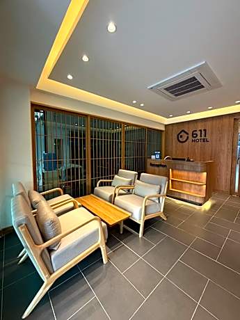 611 Hotel