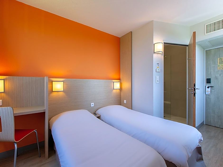 Première Classe Chartres Sud - Barjouville