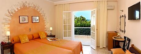 Triple Room with Mountain View