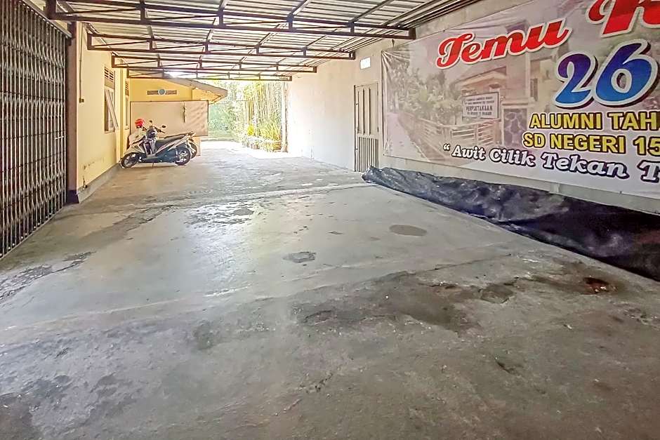 WILUDJENG Guest House near Alun Alun Sragen Mitra RedDoorz