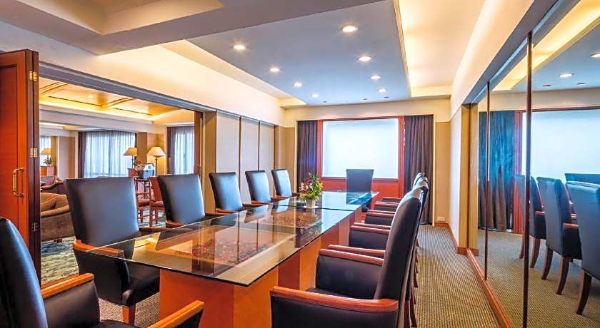 Bangkok Palace Hotel