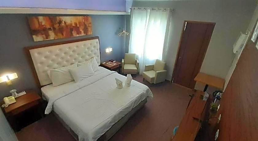 Hotel Camila 2