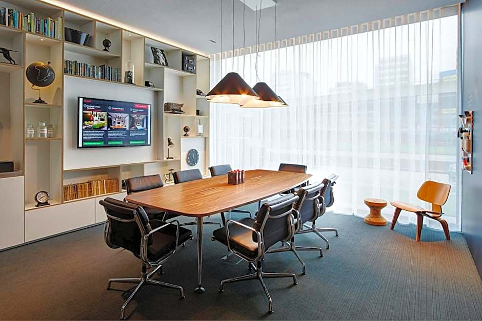 citizenM Schiphol Airport