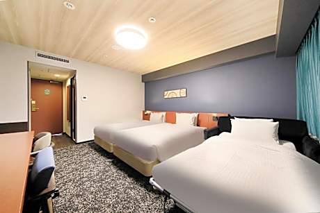 Twin Room for 3 People with Extra Bed - Non-Smoking