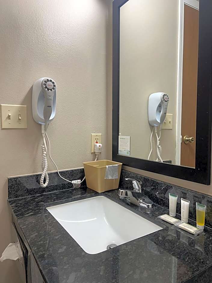 Super 8 by Wyndham Ogden