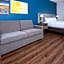 Comfort Suites Outlet Center