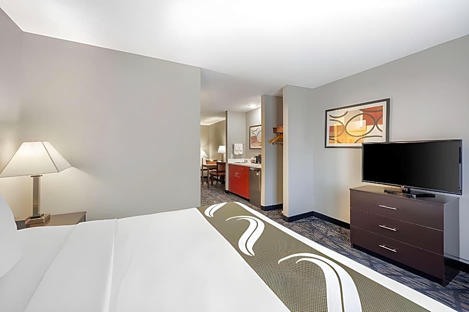Quality Inn & Suites Lincoln North