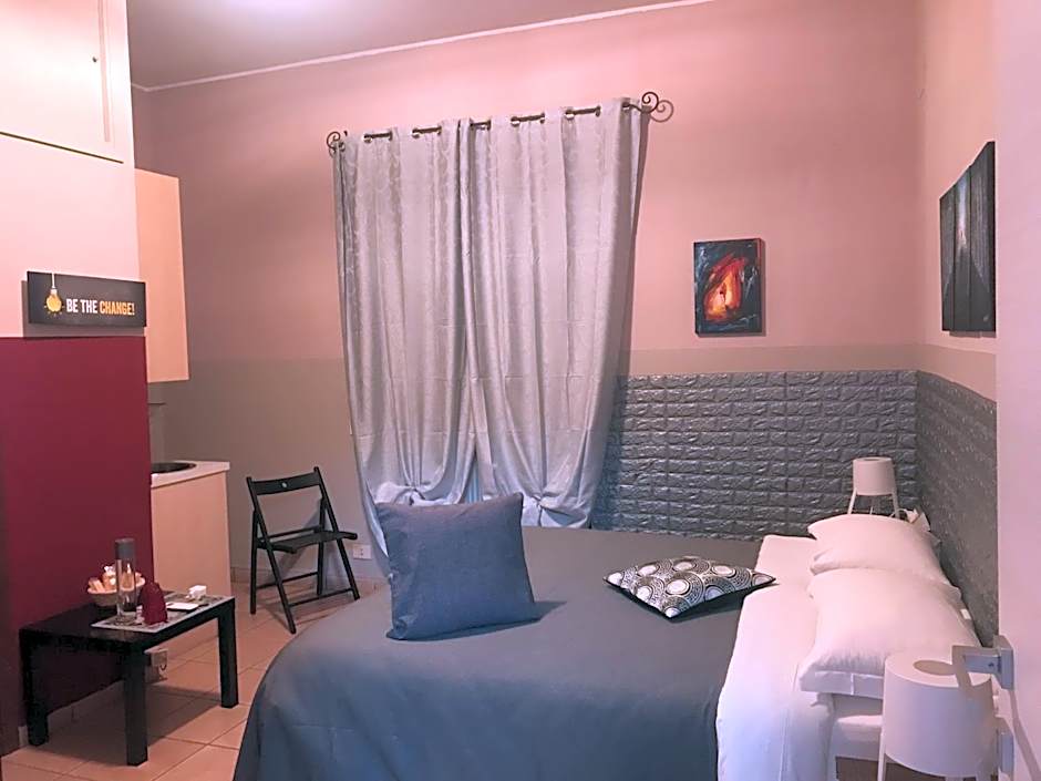 Vegan Inn Airport - Adults Only - LATE CHECK IN