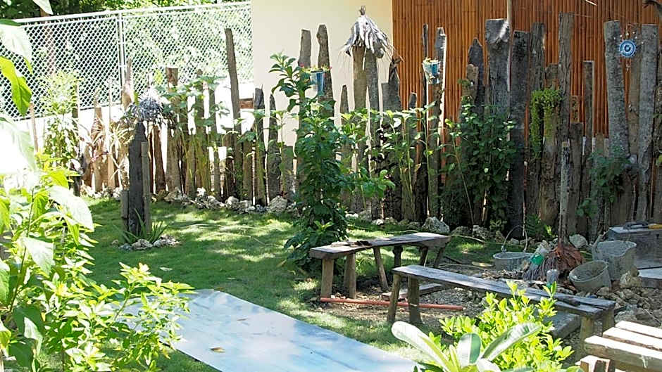 Camotes-Hidden-Huts