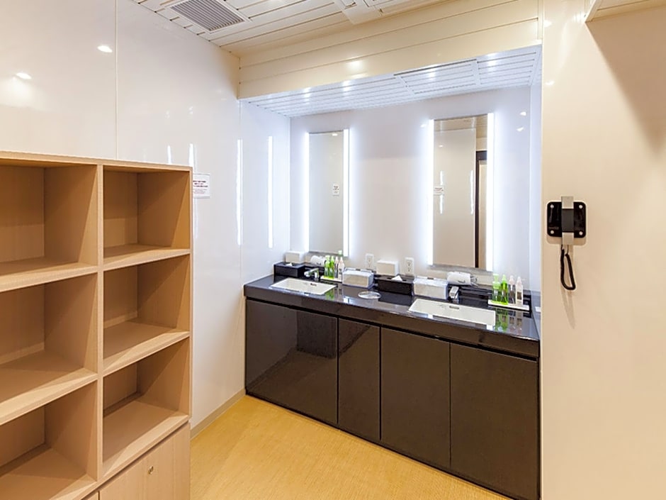Y's Hotel Shin-Osaka