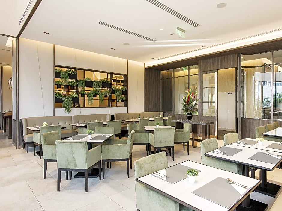 Bliston Suwan Parkview Hotel