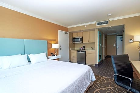 1 King Bed Accessible Room Nonsmoking