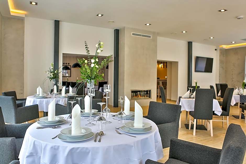 Apartamenty Katowice by Lantier - Swimming Pool Zone