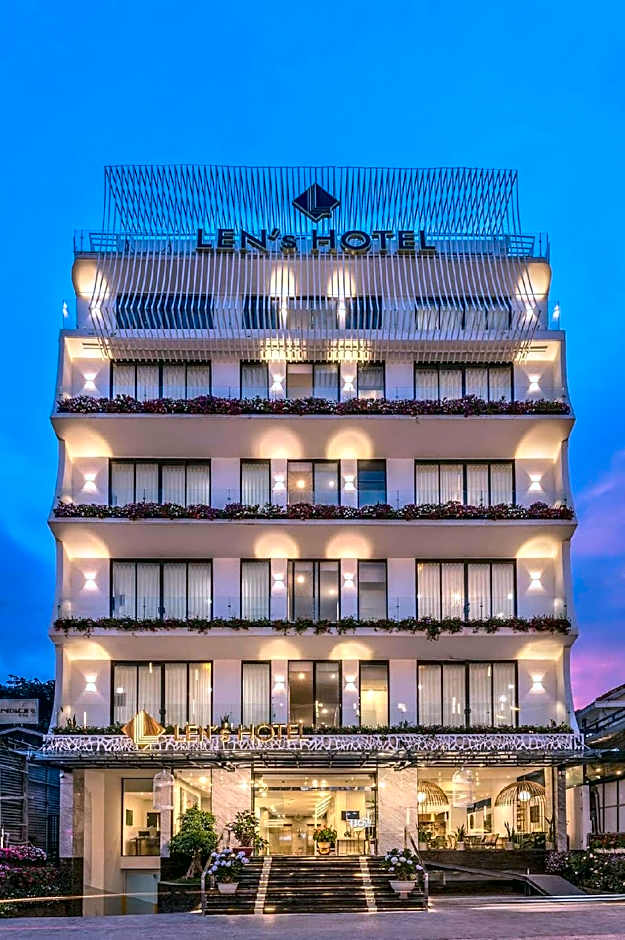 Len Hotel