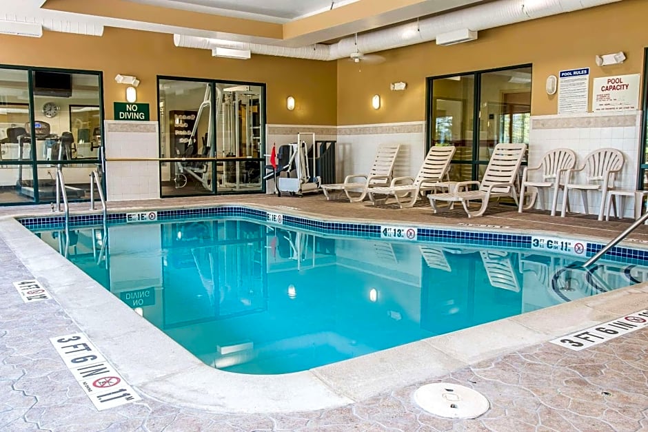 Comfort Suites Canton - Detroit