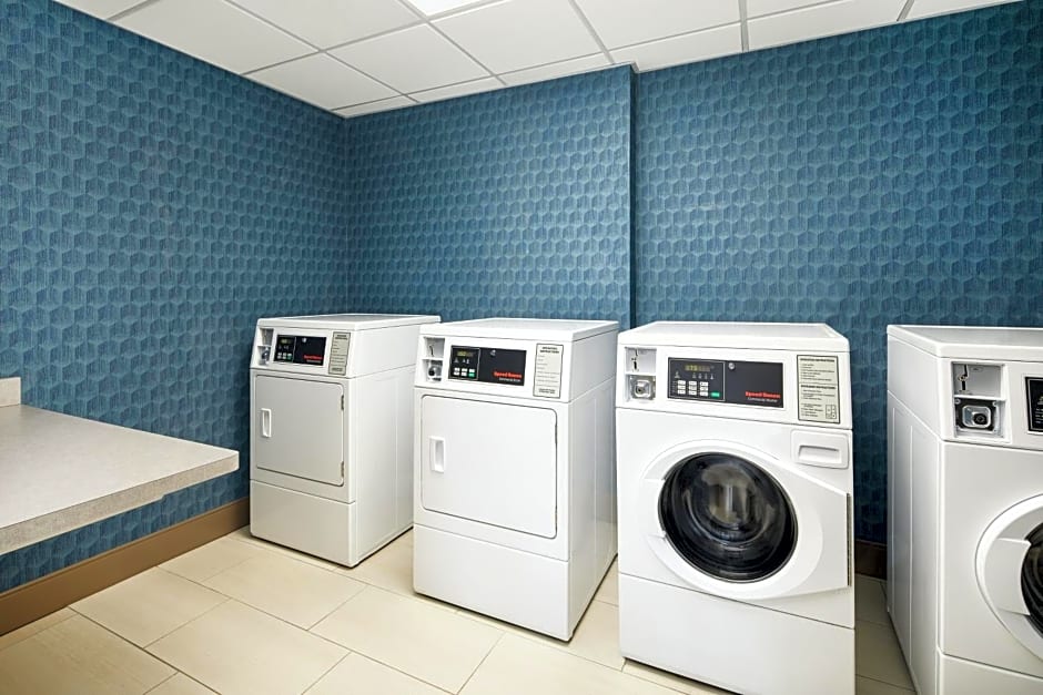 Holiday Inn Express Richmond - Midtown, an IHG Hotel