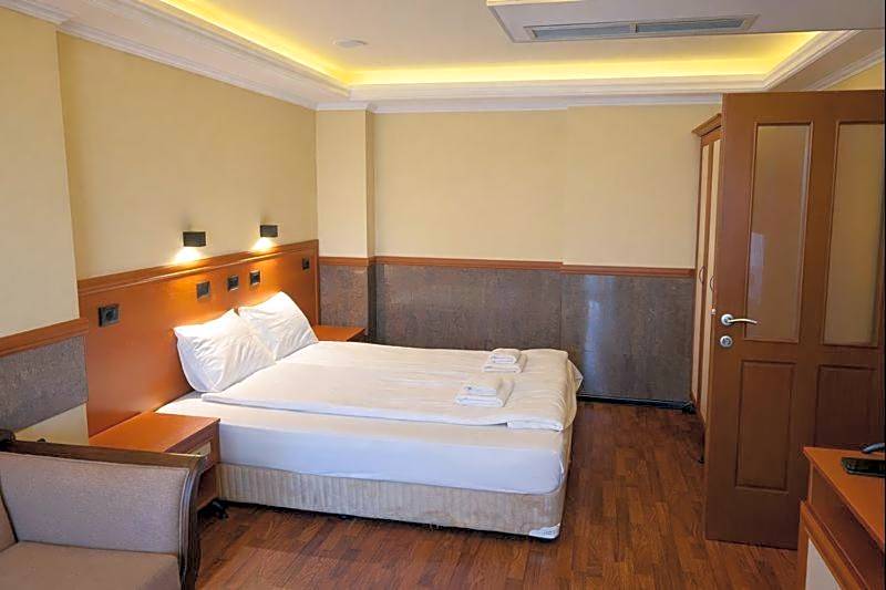 California Hotel