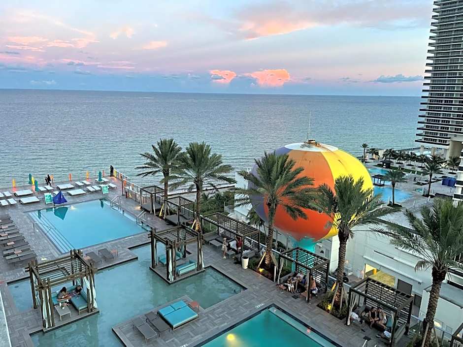 Modern Beachfront Condo with Stunning Ocean View
