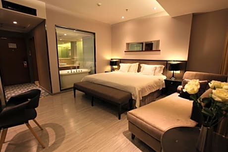 Deluxe King Room - Smoking