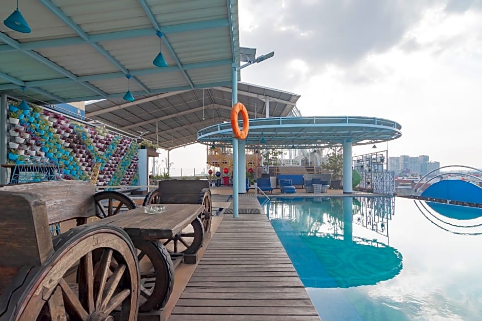 RedDoorz Premium near Bandung Station