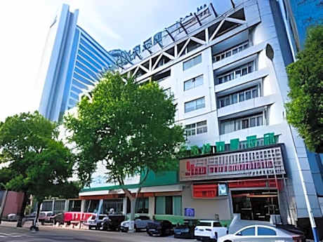 GreenTree Inn Zhangjiagang Yangshe Old Street Stadium