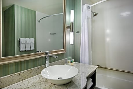 Suite Deluxe Two Queen Beds