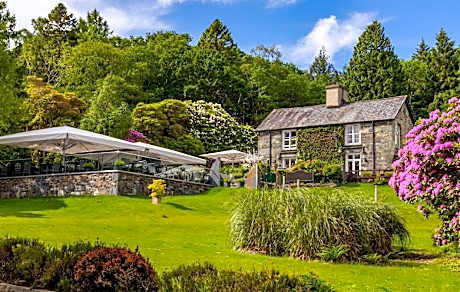 Aberdunant Hall