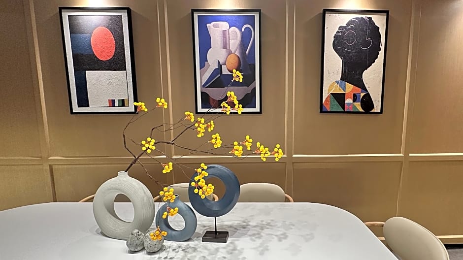 Ramada by Wyndham Bangkok Sukhumvit 11