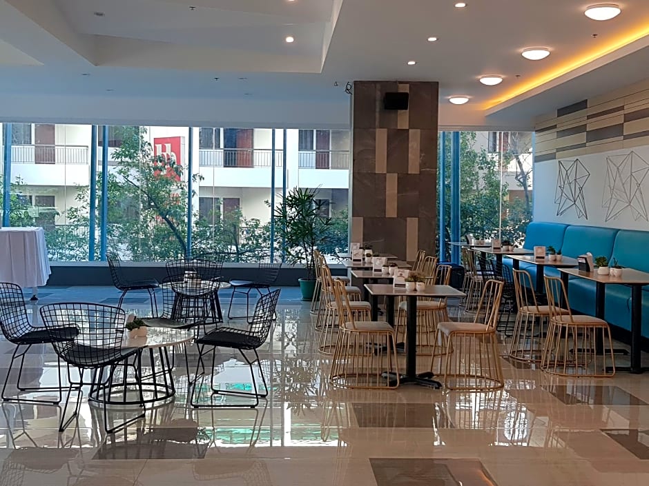 Travelite Hotel Legarda