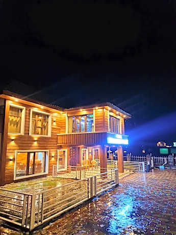 Hotel Sonamarg Palace
