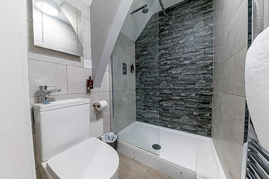 Chequers Lodge- Dalton-in- Furness- Self check in- for professionals and tourists