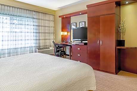 King Room with Sofa Bed