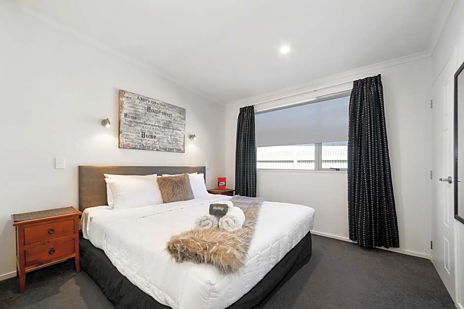 Two Tree Motel & Lodge