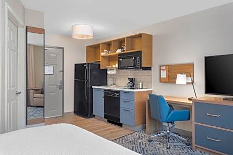 Queen Studio - Non-Smoking