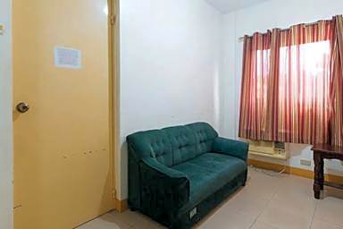 Golden Success Hotel I by RedDoorz