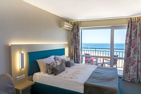 Twin or Double Standard Room (2 adults) – Free Beach Access.