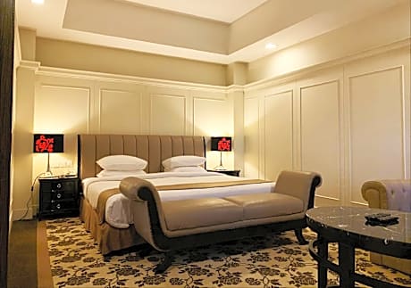 Executive Suite King City View