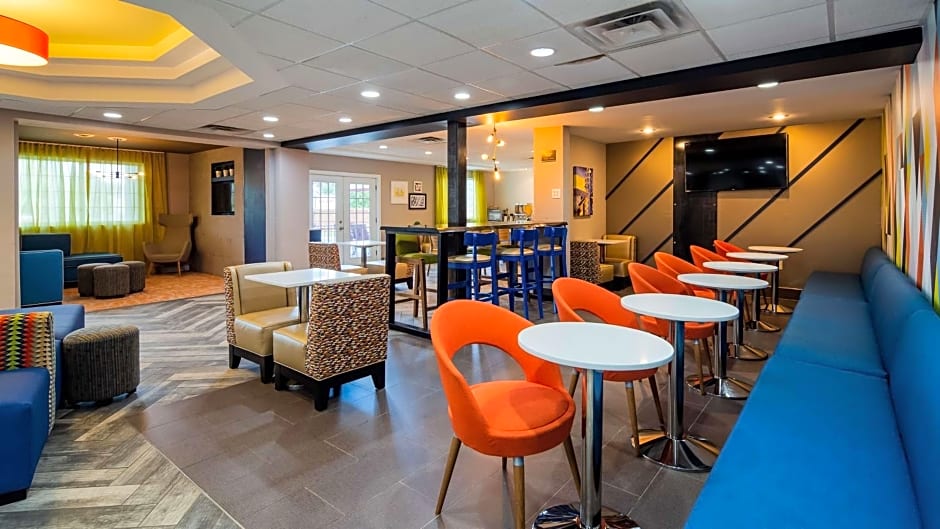 Best Western Plus Newport News Inn & Suites